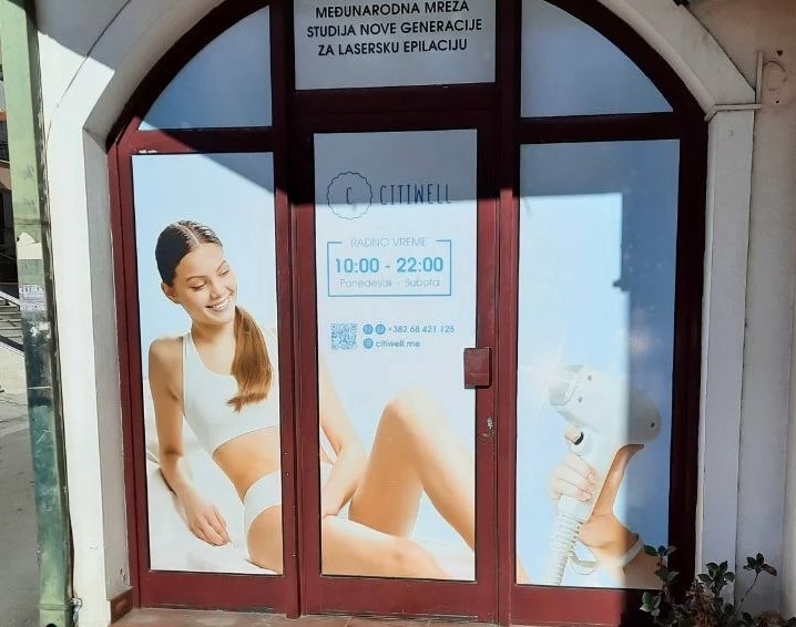 Enterijer salona za lasersku epilaciju u Budvi